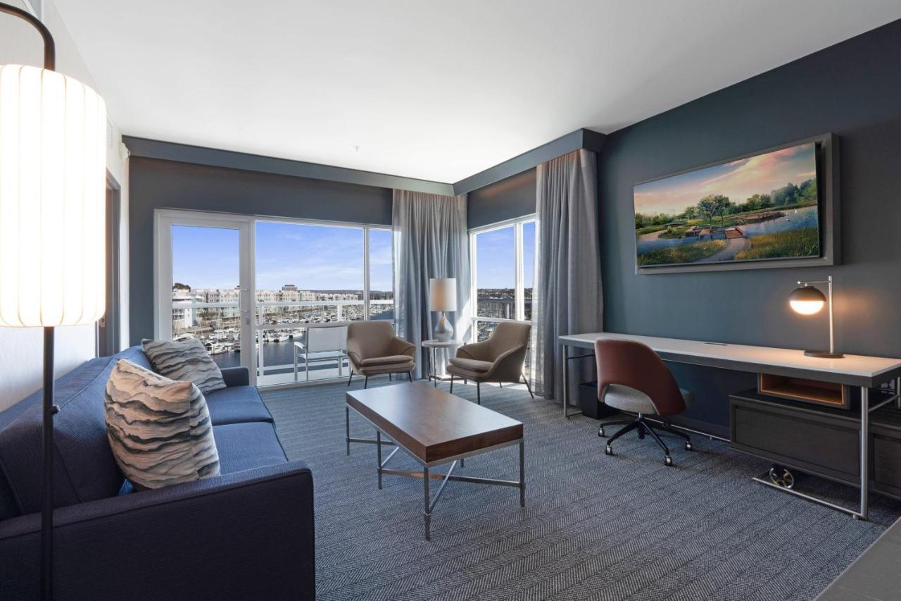 Suite mit 1 Kingsize-Bett, Schlafsofa und Balkon - Wasserseite